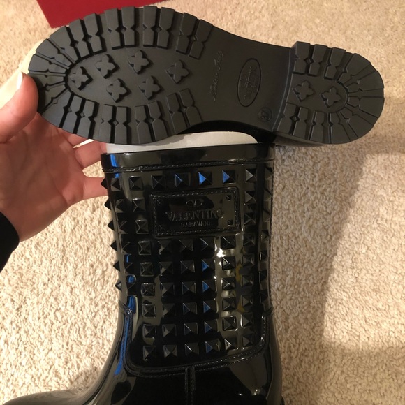 🔥SOLD🔥 🤩 Valentino Garavani Stud Rain boots - Picture 8 of 8